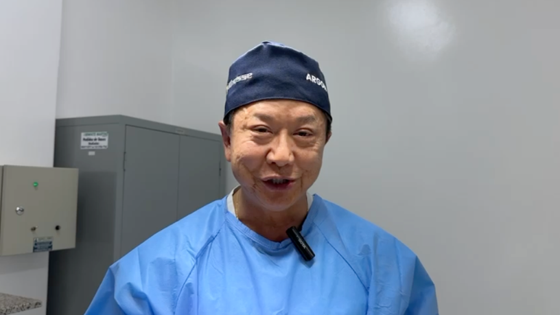 Milton Seigi Hayashi destaca abordagens cirúrgicas que devolvem proporção e autoestima ao paciente pós-bariátrica.