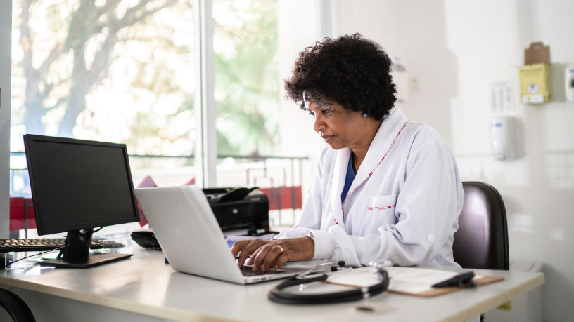 Brasil estabelece primeira regra para IA na medicina e redefine limites do diagnóstico automatizado