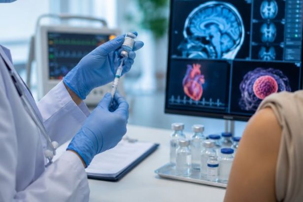 Vacinas podem reduzir riscos de AVC, infarto e Alzheimer? O que a ciência já observa sobre os efeitos indiretos da imunização