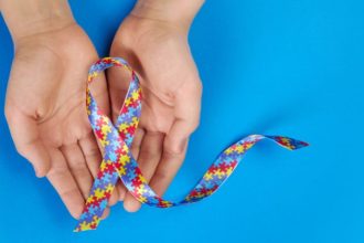 Envelhecimento no Espectro: Os Desafios e o Futuro do Apoio ao Idoso com Autismo